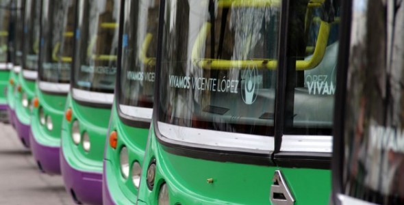 En Vicente López desinfectan los colectivos comunales