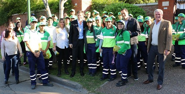 En san Isidro reparten bolsas para que los vecinos separen sus residuos