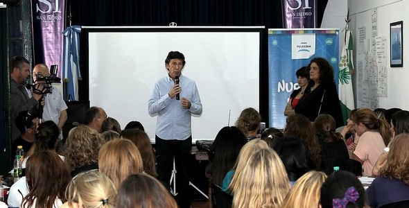 SAN ISIDRO: DOCENTES SE CAPACITARON SOBRE APRENDIZAJE DIGITAL EN LAS AULAS