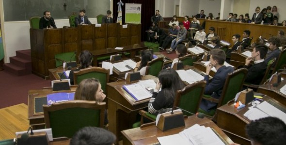 Educación y Empleo, los ejes del primer Parlamento de la Juventud del año