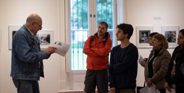 Con una visita guiada cerró la muestra fotográfica Aborígenes del Gran Chaco, expuesta en Quinta 