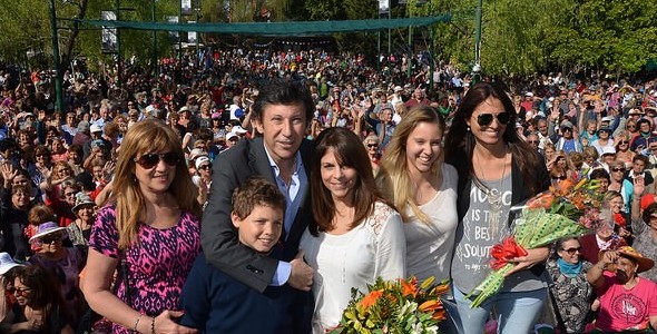 MÁS DE OCHO MIL ABUELOS FESTEJARON EL DÍA DE LA PRIMAVERA EN SAN ISIDRO