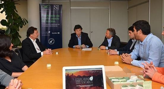 EN SAN ISIDRO COMENZARON A RECICLAR ACEITE DOMÉSTICO 