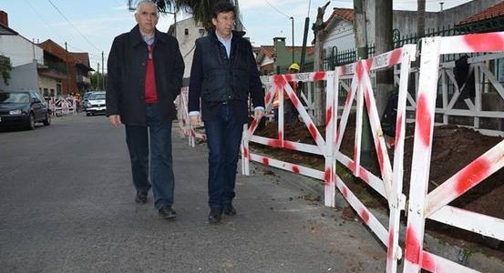 COMENZARON LAS OBRAS PARA MEJORAR EL SERVICIO DE AGUA POTABLE EN VILLA ADELINA