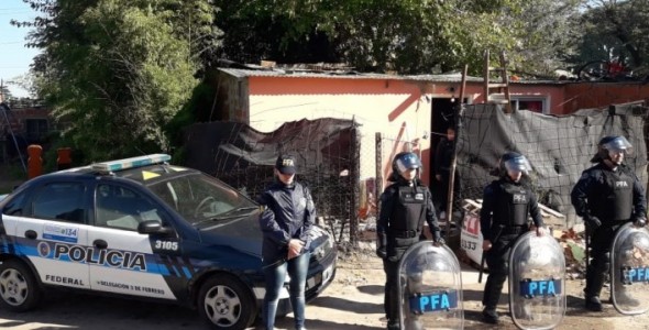 Detuvieron en Boulogne a Los señores de las armas