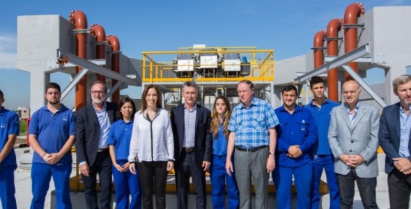 EL PRESIDENTE MAURICIO MACRI PUSO EN MARCHA LA PLANTA DEPURADORA LANÚS