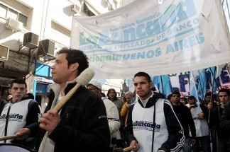 Sin atención en los bancos las dos últimas horas del miércoles y jueves