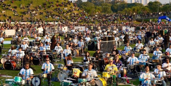 Más de 500 bateristas tocaron juntos por primera vez