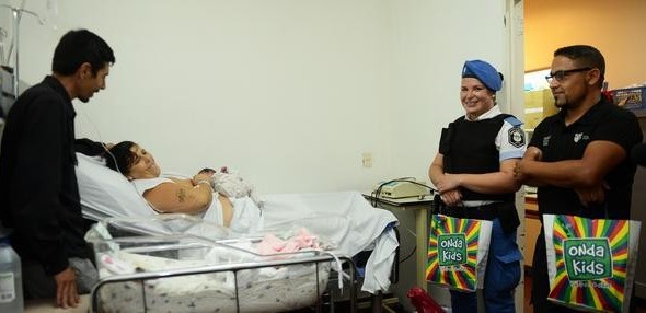 Dio a luz a su beba en la vía pública con la ayuda del Centro de Operaciones Tigre