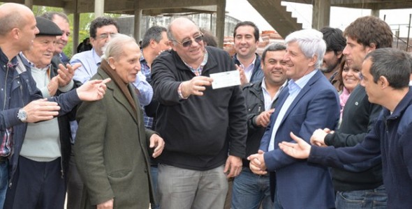 Andreotti recorrió la avanzada obra del nuevo Cuartel de Bomberos de San Fernando 
