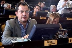 Presentan proyecto para que funcionarios no puedan designar familiares