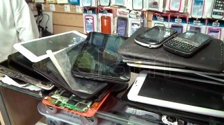 Un fiscal intenta devolver a sus dueños 2.500 celulares robados