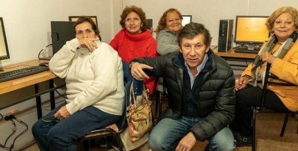 POSSE INAUGURÓ UN AULA DE ALFABETIZACIÓN DIGITAL EN UN CENTRO DE JUBILADOS DE MARTÍNEZ