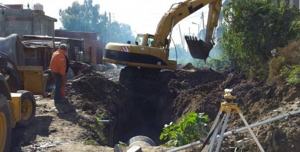 Avanzan las obras cloacales para los vecinos del barrio Cina Cina