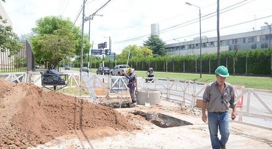 MÁS VECINOS DE BECCAR TENDRÁN EL SERVICIO CLOACAL