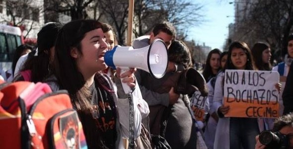 POLEMICO DESPIDO DE UNA DOCENTE OCASIONA NUEVO CONFLICTO EN MEDICINA
