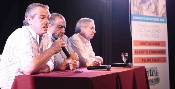 Con fuerte tono opositor Daer, Solá y Fernández irrumpieron en el escenario porteño
