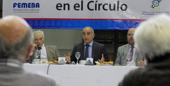 Salvador, abrió un ciclo de desayunos periodísticos