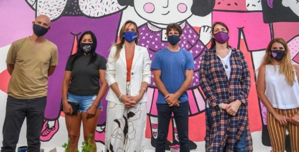 Juan Andreotti y Malena Galmarini presentaron un mural para concientizar sobre la violencia hacia la