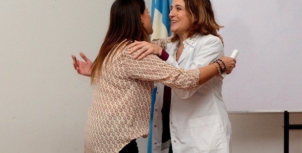Entrega de diplomas a médicos residentes del Hospital Houssay y de la Maternidad Santa Rosa
