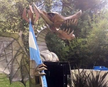 Un ex funcionario de Scioli escondía una caja fuerte en la estatua de un dragón