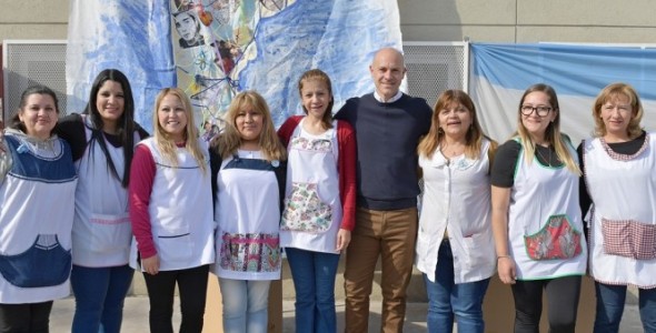 San Fernando entregó ventiladores y materiales de limpieza a la Escuela N° 28