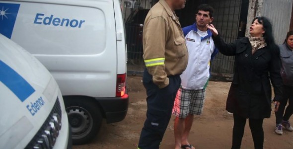 VECINOS INDIGNADOS ECHARON A EDENOR DEL BARRIO POR FACTURACIONES IMPAGABLES EN SAN MARTIN
