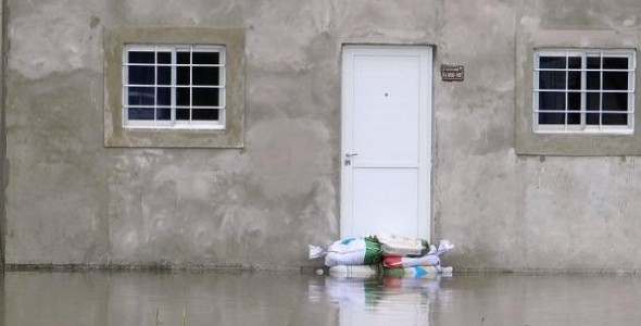 Continúan bajando los ríos Paraná y Salado pero hay 1.825 evacuados en Santa Fe