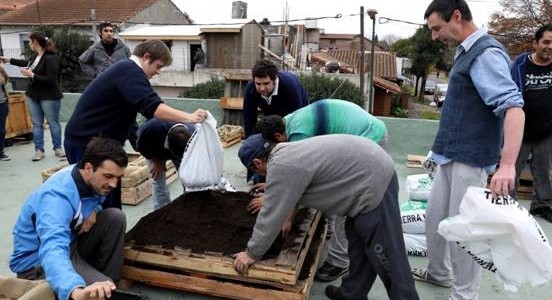 HUERTA ORGÁNICA EN SAN ISIDRO: UN ESPACIO DONDE SE SIEMBRA LA INCLUSIÓN SOCIAL