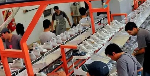 Cierra la fábrica de una histórica marca de zapatillas y dejará de producir en la Argentina