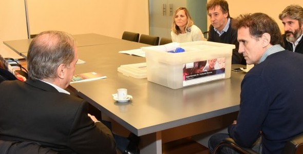 Katopodis firmó un convenio con Fundación Siemens para estimular la educación tecnológica