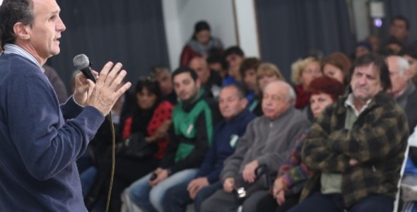 Katopodis se reunió con 80 clubes de barrio por la tarifa social