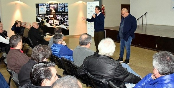 Katopodis recibió a empresarios del plástico preocupados por las problemáticas del sector