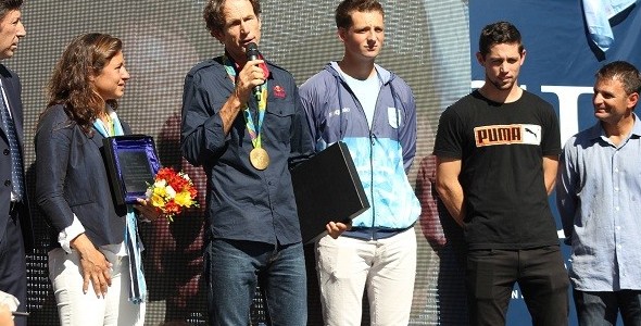 En San Isidro una multitud recibió a Santiago Lange y Cecilia Carranza