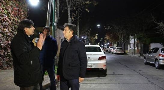 SAN ISIDRO: COLOCAN 1.500 LUMINARIAS LED EN EL BARRIO LA CALABRIA