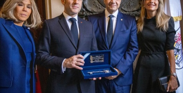 Jorge Macri le entregó la Llave de la Ciudad al presidente de Francia