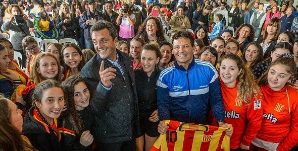 Massa: El trabajo de los clubes barriales le cierra las puertas a la droga y a la delincuencia