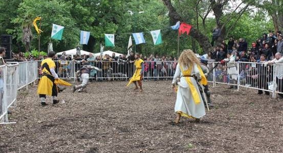 TORNEO DE COMBATE MEDIEVAL FEMENINO EN VILLA ADELINA 