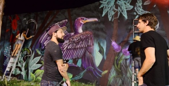 El reconocido artista Martín Ron pintó el mural de la Plaza del Bicentenario