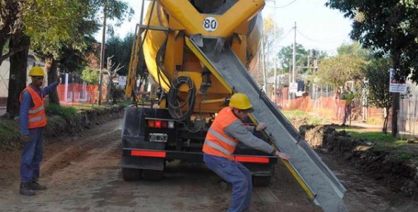 Nardini presentó importante obra de pavimentación e hidráulica en El Primaveral