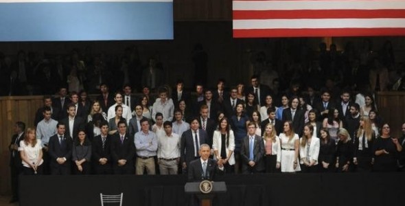 Obama elogió a Macri y deslumbró a un millar de jóvenes en la Usina del Arte