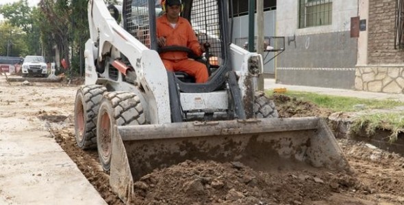 SIGUEN LAS OBRAS PARA MEJORAR PAVIMENTOS EN MARTÍNEZ