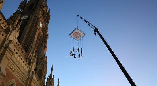 CON KERMESSE, MÚSICA Y ACROBACIAS AÉREAS, SAN ISIDRO CELEBRÓ SUS FIESTAS PATRONALES