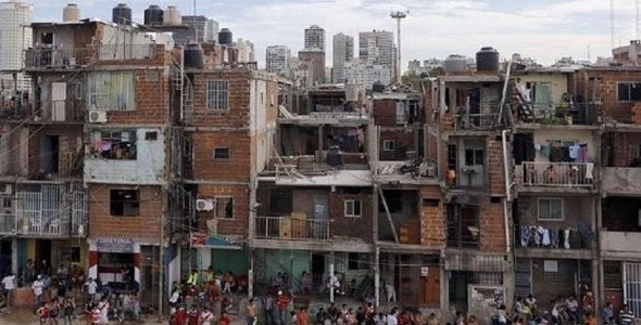 EMPLEO FEMENINO EN LA CLASE MEDIA DUPLICA AL DE INDIGENTES