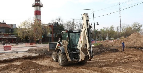 SAN ISIDRO: CONSTRUYEN ROTONDA Y DESAGÜE EN LA ENTRADA DEL PUERTO