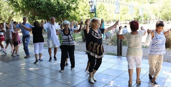 SAN ISIDRO: LOS ABUELOS DE PUERTO LIBRE APASIONADOS POR EL FOLCLORE