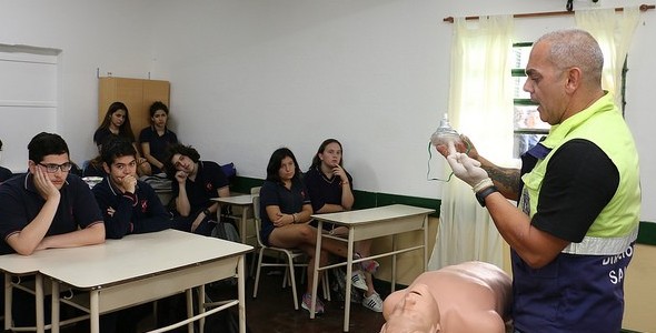 ALUMNOS DEL COLEGIO SAN ISIDRO APRENDIERON TÉCNICAS DE RCP