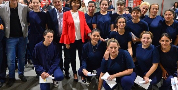 Andreotti felicitó a la primera Brigada Femenina de los Bomberos Voluntarios de San Fernando