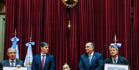 SE ENTREGÓ PREMIO JUANA AZURDUY DE PADILLA EN MEMORIA A ZELMAR MICHELINI Y HÉCTOR GUTIÉRREZ