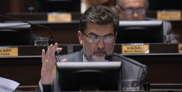 Jorge Silvestre: Vidal demuestra que se toma la educación en serio